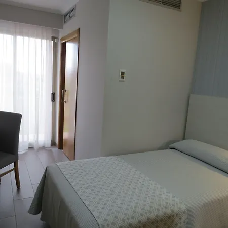 Hotel La Lanzada 2*