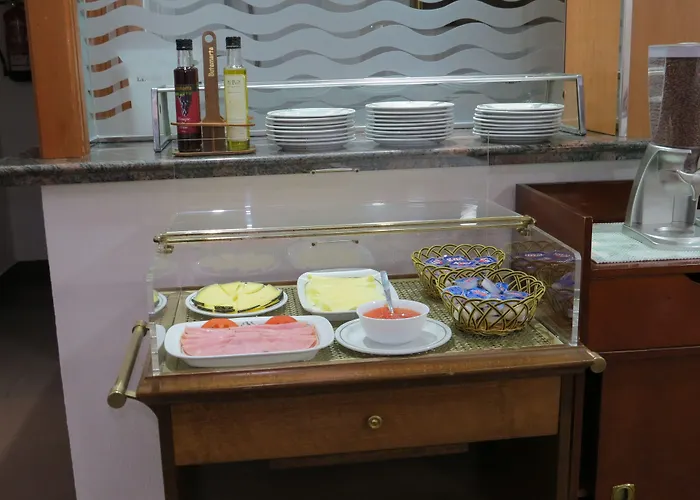 利尔瓦兰扎达酒店 酒店